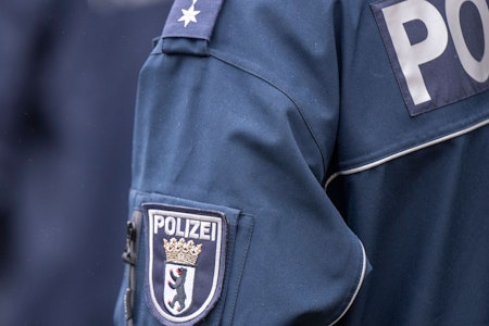 Polizeieinsatz in Neukölln: 24-Jähriger bedroht Menschen mit Schusswaffe in einem Geschäft