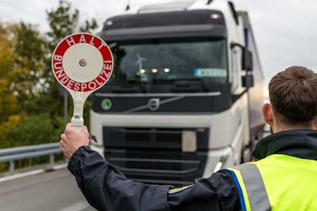 Bundespolizei baut Grenzkontrolle auf A12 von Berlin nach Warschau ab