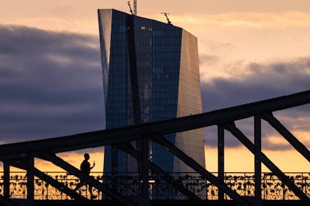 EZB: Leitzins wird überraschend nicht erhöht und bleibt bei 4,5 Prozent