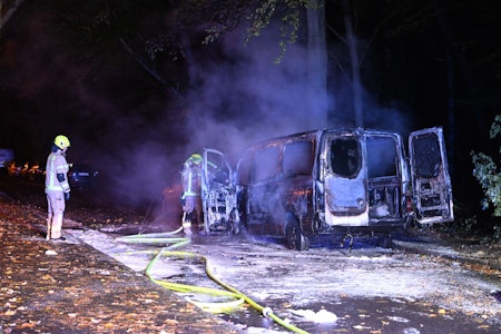 Berlin-Wedding und Moabit: Mehrere brennende Fahrzeuge in der Nacht – erneut Brandstiftung?
