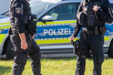 Neubrandenburg: Kinder quälen 13 Jahre altes Mädchen und filmen die Tat