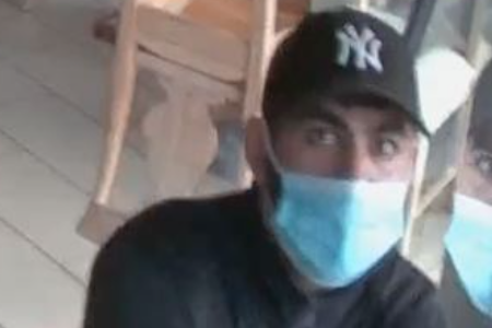 Backshop-Einbruch in Prenzlauer Berg: Polizei fahndet nach diesem Mann