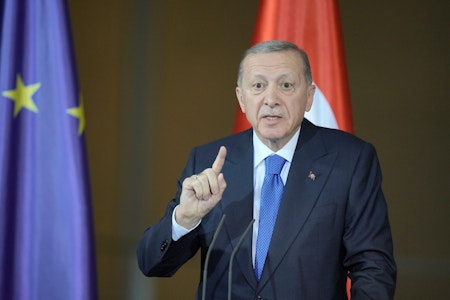 Erdogan in Berlin – türkische Zeitungen kommentieren: „Die deutschen Medien drehten durch“