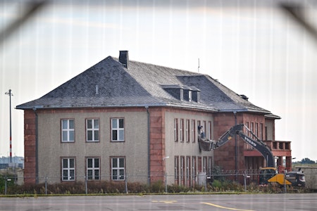 Generalshotel am Flughafen BER soll im Dezember abgerissen werden