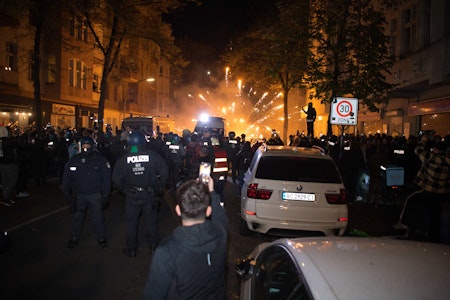 Gewerkschaft fordert flammenhemmende Unterwäsche für Streifenpolizisten in Berlin