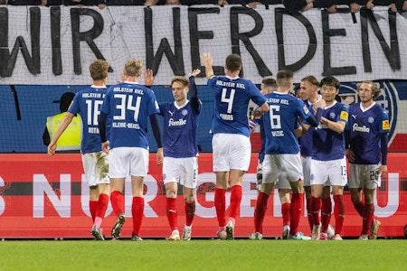 Holstein Kiel schlägt Hannover 3:0 und träumt