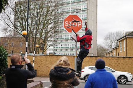 Banksy: Neues Kunstwerk taucht in London auf – und wird kurz darauf weggebracht
