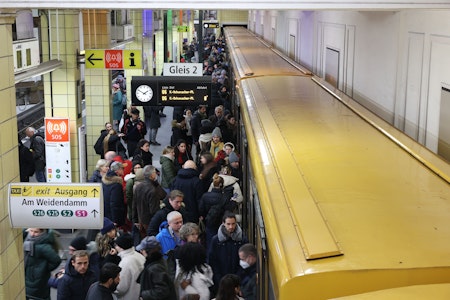 Bahnstreik im Liveticker: Auch Donnerstag volle Trams und U-Bahnen der BVG erwartet