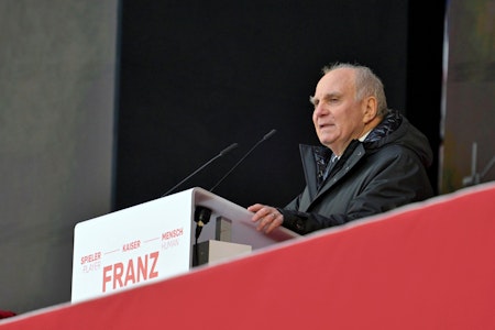 Uli Hoeneß bei Gedenkfeier für Franz Beckenbauer: Seitenhieb gegen die AfD