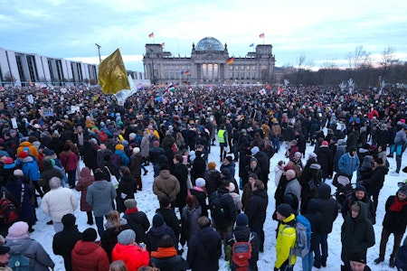 Demo gegen Rechts: Polizei spricht von 100.000 Menschen – Protest beendet, Berlins Innenstadt überf…
