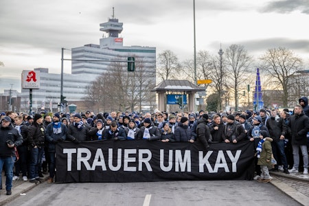 Tod von Kay Bernstein: So verlief der emotionale Abschied des Hertha-Präsidenten