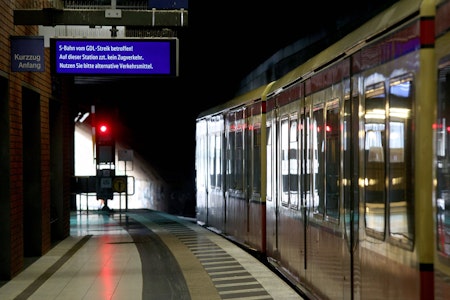 Bahnstreik: Notfahrplan der S-Bahn Berlin und Regio-Züge, BVG fährt
