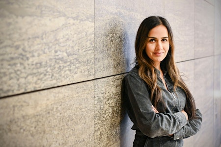 Annahita Esmailzadeh im Interview: „Du musst dich als junge Frau immer mehr anstrengen“