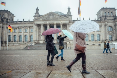 Wetter am Freitag in Berlin: DWD erwartet Regen, Wolken und Glätte