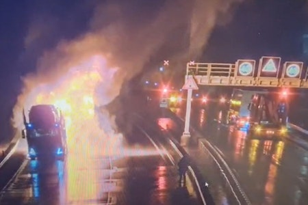 Thüringen: Brennender Lkw rast durch Rennsteigtunnel