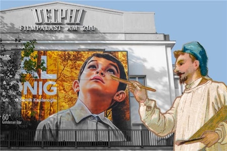Diese Berliner Kinos haben noch gemalte Plakate: zwei im Osten, zwei im Westen
