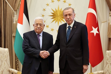 Gespräche über Gaza-Krieg: Palästinenserpräsident Mahmoud Abbas trifft Recep Tayyip Erdoğan in Anka…