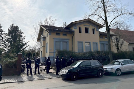 Räumung der Remmo-Villa in Berlin-Neukölln: Clan hinterlässt Haus in desolatem Zustand