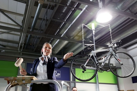 Fahrradversteigerung der DB in Lichtenberg: „Jedes Fahrrad in Berlin wird sowieso irgendwann geklau…