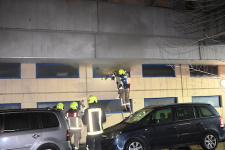 Brand in Neuköllner High-Deck-Siedlung: Mehrere Kellerräume in Flammen