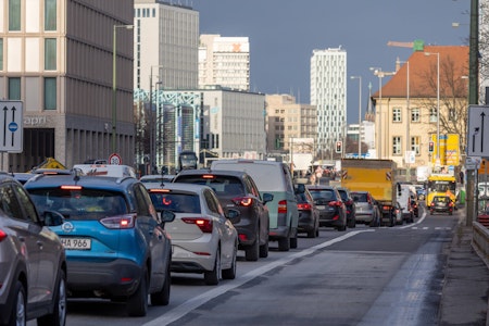 Verkehr am Montag: Autofahrer in Berlin müssen mehr Zeit einplanen