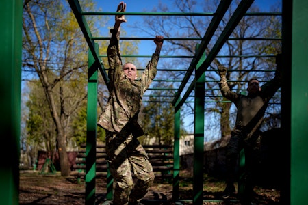 „Es kann schnell zu einem Dammbruch kommen“ – Oberst aus Österreich zur Lage in der Ukraine