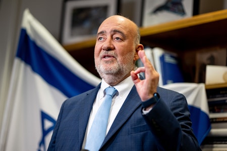 Israels Botschafter kündigt Reaktion gegen militärische Einrichtungen im Iran an
