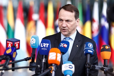 Polens Außenminister Sikorski fordert Wiedergutmachung von Deutschland