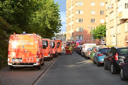 Brand in Berlin-Schöneberg: Neun Verletzte, Frau in Lebensgefahr 