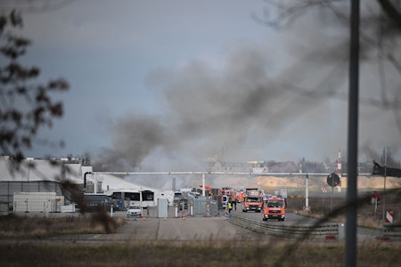 Feuer ausgebrochen: Erneut Brand in Flüchtlingsunterkunft Berlin-Tegel