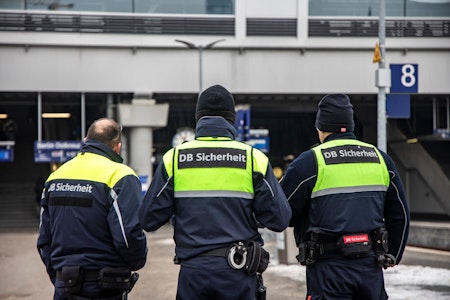 Berlin: Deutsche Bahn stockt Sicherheitskräfte zur Fußball-EM auf