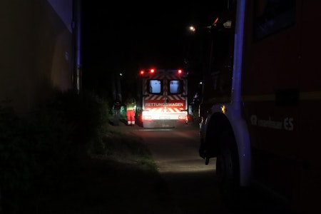Rangsdorf: Mann randaliert in Wohnung - Polizei rückt an