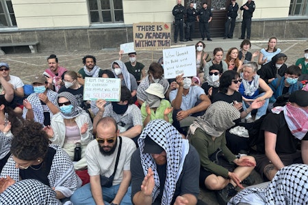 Berlin: Palästina-Demo vor Humboldt-Universität, Polizei schreitet ein