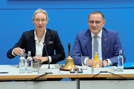 AfD-Spitze rechtfertigt Zulagenerhöhung: Doppelte Beträge für Parteiunterstützung