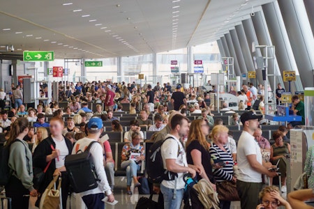 Unwetter legt Flughafen auf Mallorca lahm: Flughafen Palma teils unter Wasser