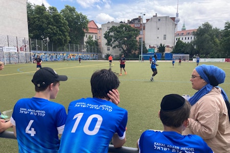 Fußball in Berlin-Mitte: Wie der Nahostkonflikt gelöst werden könnte