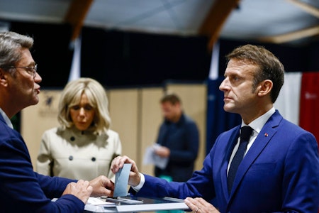 Experte: Macron hat wohl einen Plan, er will, dass Le Pen die Wahl gewinnt