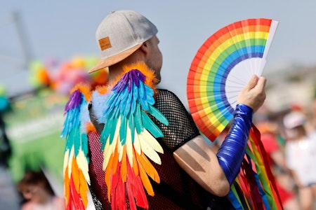 CSD-Route in Mitte: Parkscheinautomaten zum Pride Month in Regenbogenfarben