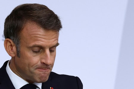 Frankreich: Emmanuel Macron nimmt Rücktritt der Regierung an