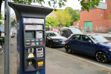 Mitte: Austausch von 600 Parkscheinautomaten, Höchstparkdauer wird eingeführt