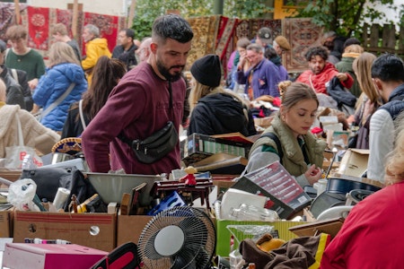 Berlin-Mitte: Flohmarkt im Haus der Statistik am Sonntag