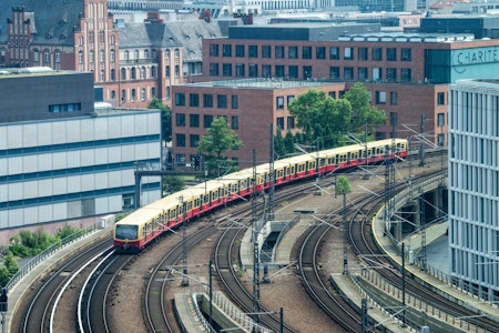 Anschlag auf die Bahn: Ersatzverkehr in Berlin wegen Velocity eingestellt