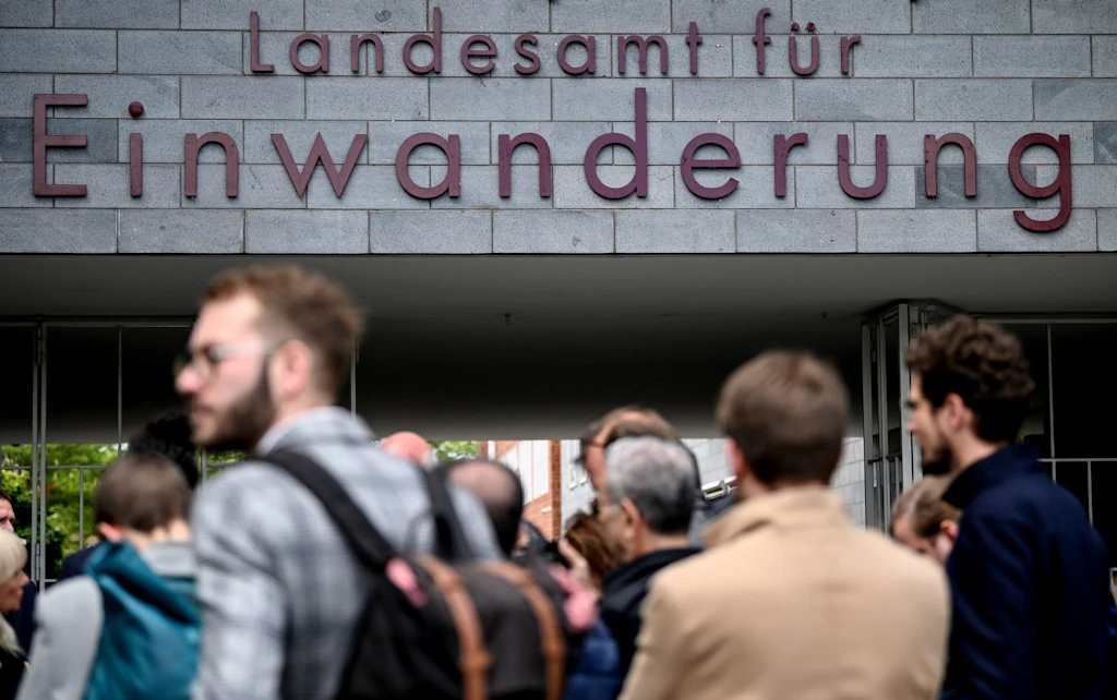 Digitization of naturalization in Berlin: Does “turbo immigration” open ...