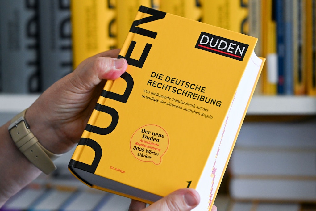 Neuer Duden: Klimakleber und ChatGPT stehen im neuen Wörterbuch