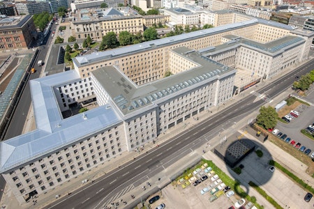 Das Detlev-Rohwedder-Haus in Berlin-Mitte: Die extreme Geschichte des einst größten Bürogebäudes Eu…