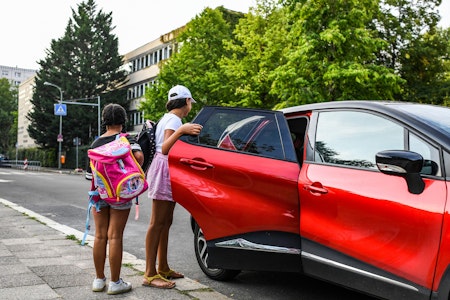 Friedrichshain-Kreuzberg: Autofahrer vor Schulen kontrolliert – über 230 Verstöße