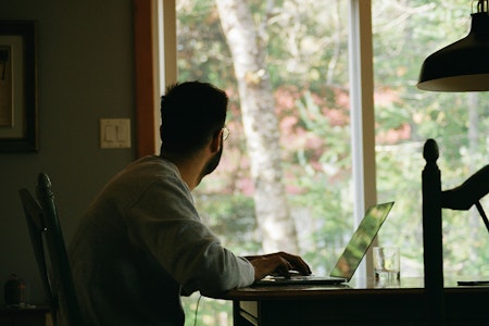 Amazon schafft Homeoffice ab: Wie flexibel sind Unternehmen in Berlin?