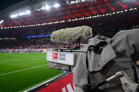 DAZN siegt im Rechtestreit: DFL zur Neuausschreibung der Bundesliga-TV-Rechte gezwungen