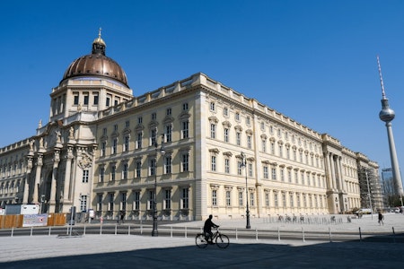 Berlin-Mitte: Südlicher Schlossplatz am Humboldt Forum wird umgestaltet