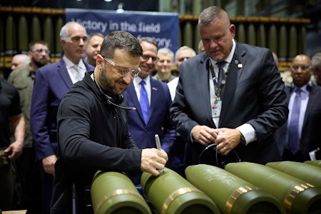 Selenskyj-Besuch in Munitionsfabrik: US-Repräsentantenhaus leitet Untersuchung ein